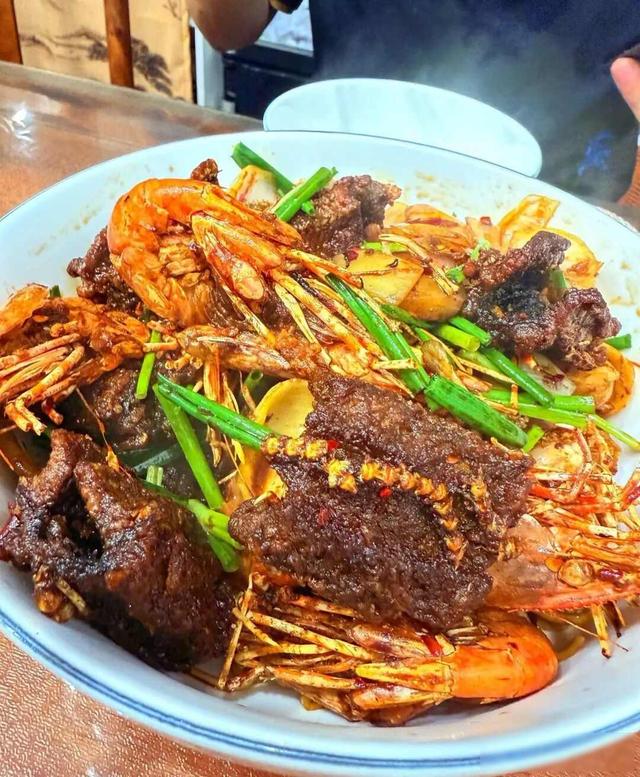 学霸港姐王嘉慧晒美照 颜值体态双在线气质出众