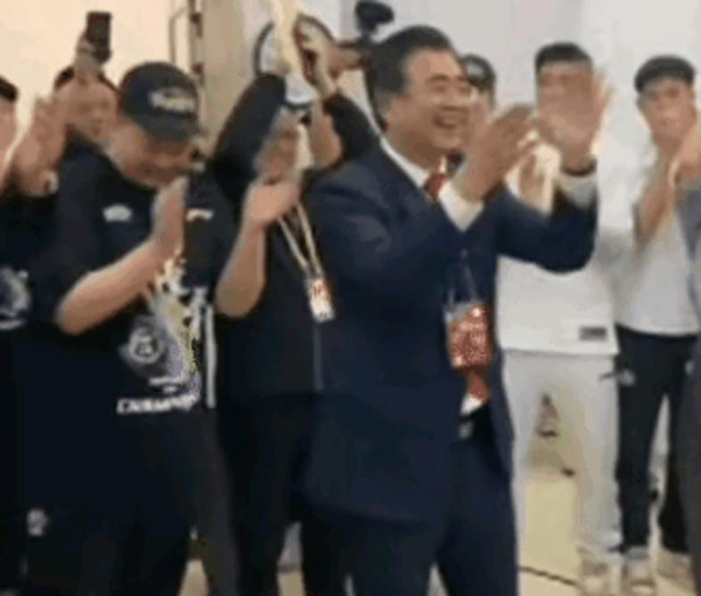记者拉比奥、于帕、楚阿梅尼、萨利巴缺席训练前者母亲探班扑空 记者拉比奥、于帕、楚阿梅尼、萨利巴缺席训练前者母亲探班扑空