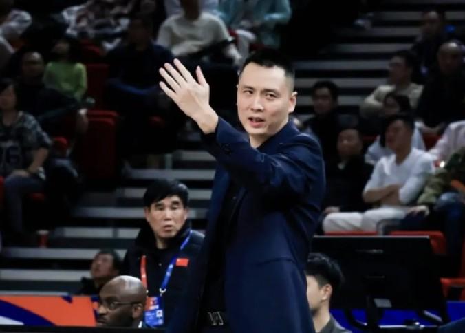拉塞尔夺加泰排位赛杆位 拉塞尔夺加泰排位赛杆位