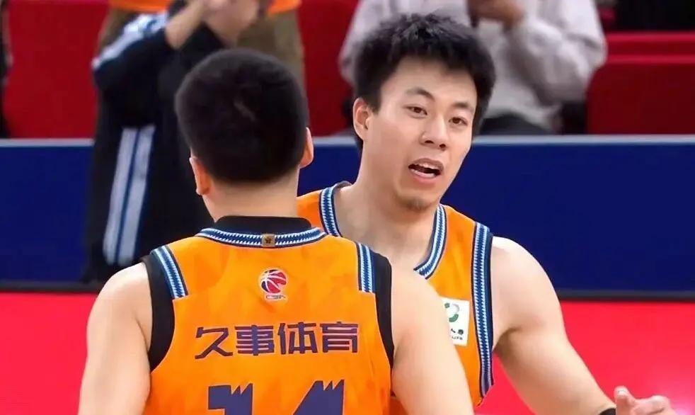 有布伦森就不怕落后!纽约客场再次逆转16分劣势,53年后首夺NBA总冠军! 有布伦森就不怕落后!纽约客场再次逆转16分劣势,53年后首夺NBA总冠军!