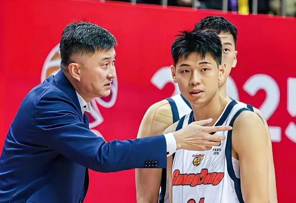 黄蜂先稳后险 选秀瞄准内线新星 黄蜂先稳后险 选秀瞄准内线新星