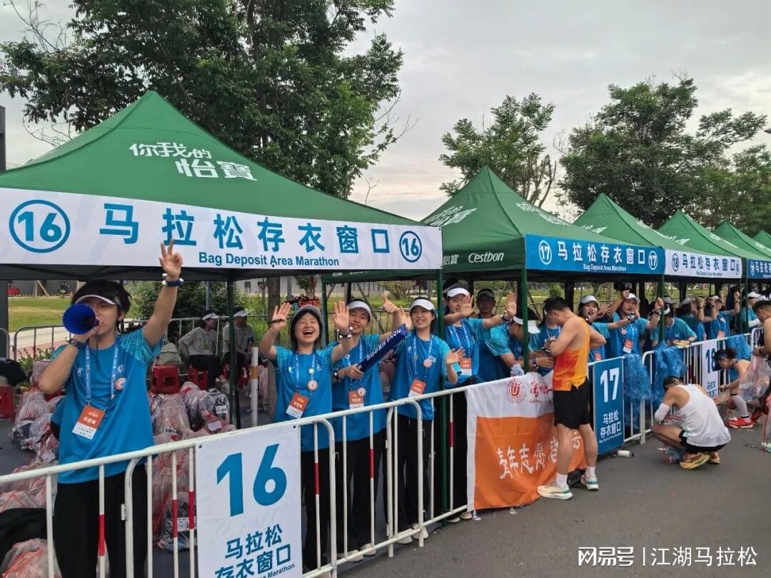 4年1.78亿!抢疯了!湖人头痛,冠军中锋还要吗? 4年1.78亿!抢疯了!湖人头痛,冠军中锋还要吗?