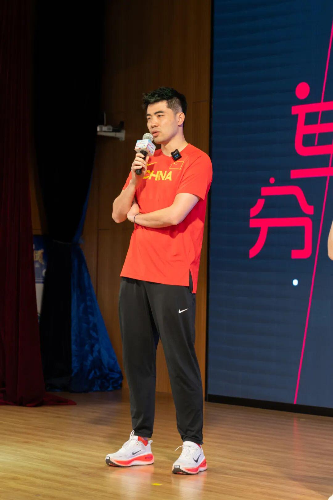 华体会体育尼克斯剑指时隔53年夺冠!福斯特主裁近十战全胜 终结战赢39.4分 华体会体育尼克斯剑指时隔53年夺冠!福斯特主裁近十战全胜 终结战赢39.4分