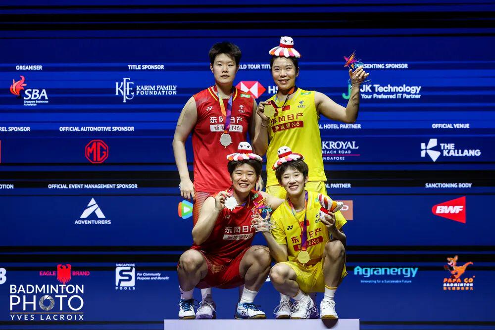 ESPN记者:湖人队内部人士暗示詹姆斯父子可能一起转投新球队 ESPN记者:湖人队内部人士暗示詹姆斯父子可能一起转投新球队