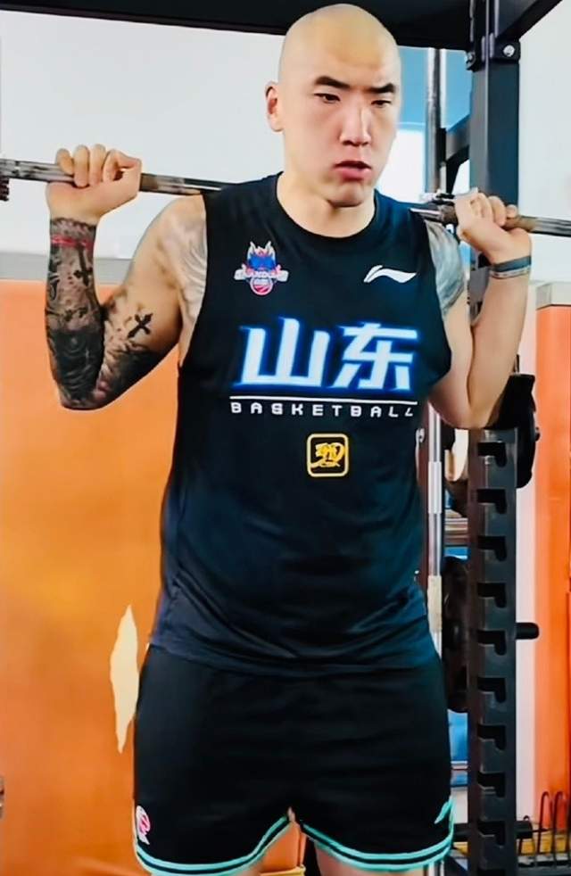 科内特突发疾病出战成疑 文班亚马独撑内线面临超负荷 科内特突发疾病出战成疑 文班亚马独撑内线面临超负荷