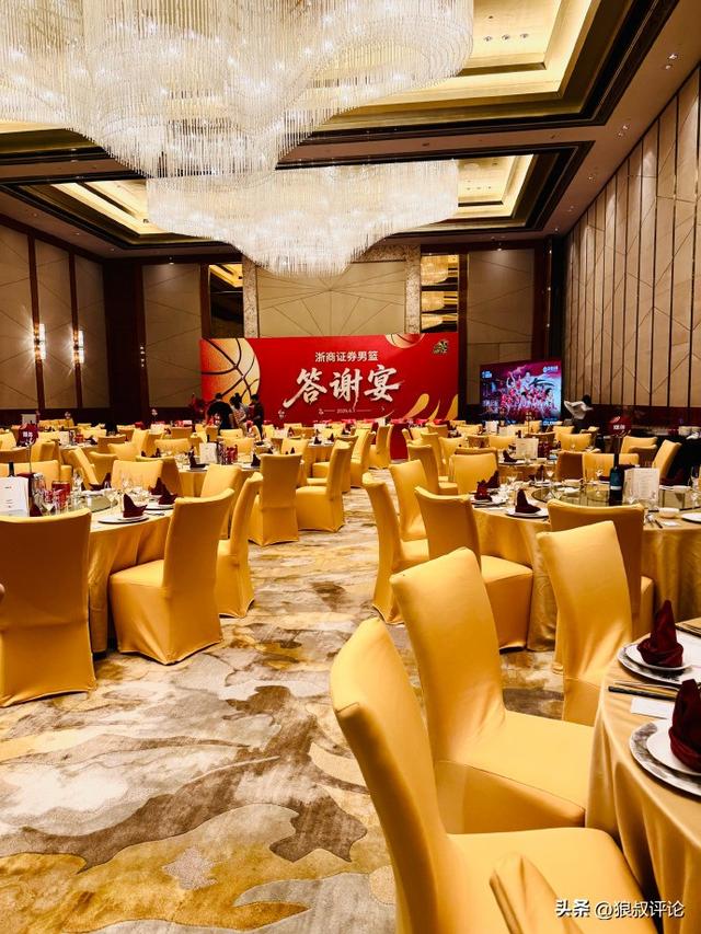 华体会体育詹姆斯下家是哪?预测网站晒概率:骑士最有可能 勇热也有机会 华体会体育詹姆斯下家是哪?预测网站晒概率:骑士最有可能 勇热也有机会