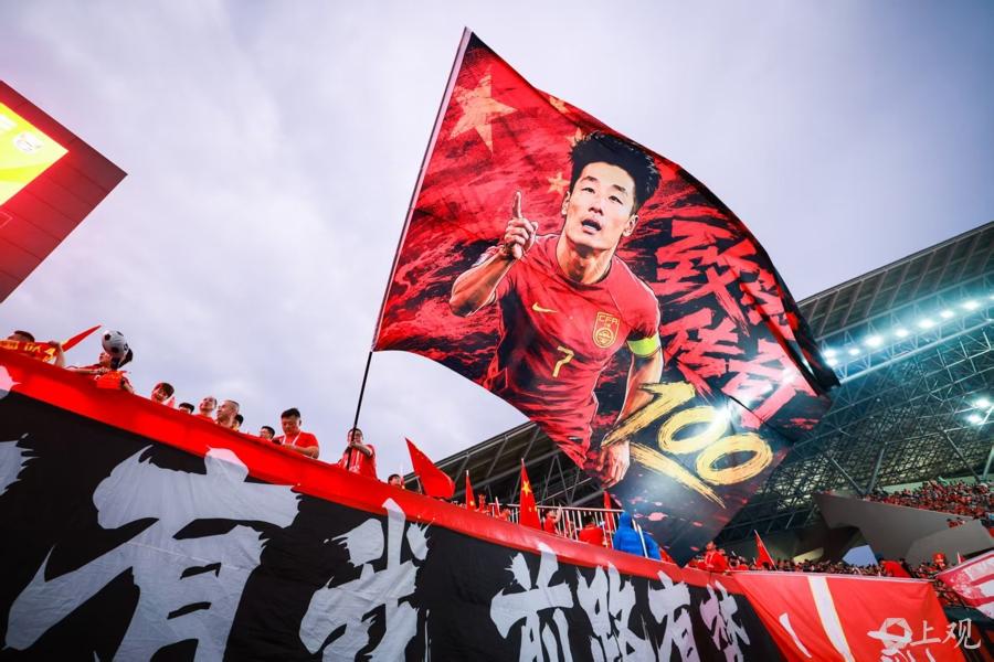Shams:詹姆斯愿底薪加盟争冠队 详解8大潜在下家勇骑热领衔 Shams:詹姆斯愿底薪加盟争冠队 详解8大潜在下家勇骑热领衔