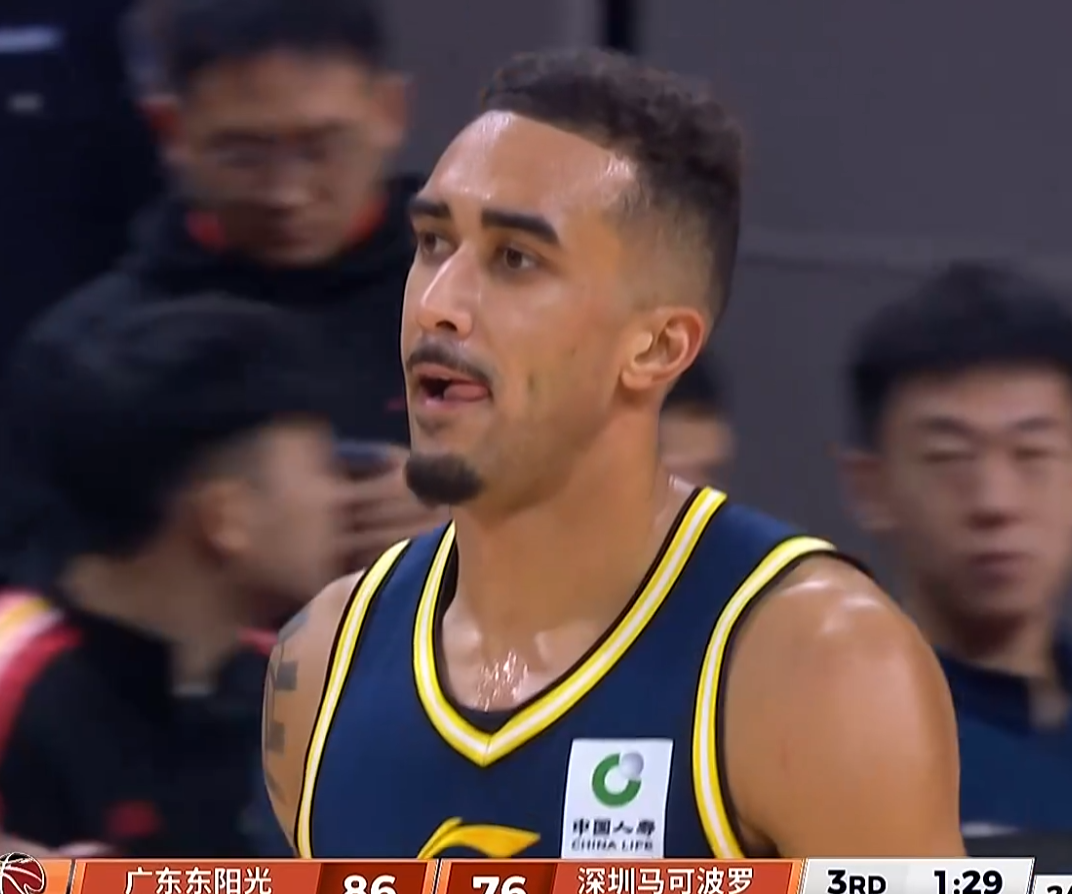 马刺麻烦大了!总决赛刚打完就爆更衣室矛盾,新秀直接逼宫要球权 马刺麻烦大了!总决赛刚打完就爆更衣室矛盾,新秀直接逼宫要球权