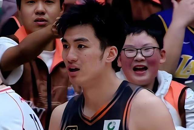 好莱坞女星观战NBA总决G5引热议 好莱坞女星观战NBA总决G5引热议