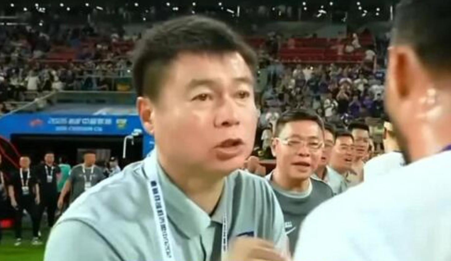华体会体育老鹰4年长约签下次轮秀,他确实是拿到了自己想要的合同? 华体会体育老鹰4年长约签下次轮秀,他确实是拿到了自己想要的合同?