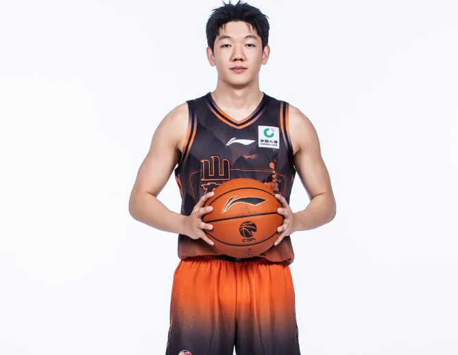 ESPN记者:湖人队内部人士暗示詹姆斯父子可能一起转投新球队 ESPN记者:湖人队内部人士暗示詹姆斯父子可能一起转投新球队