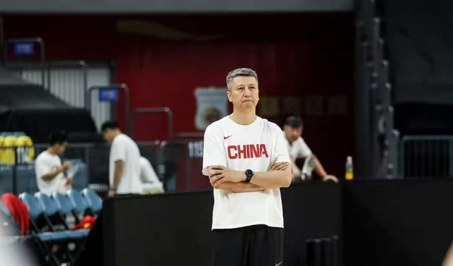 老詹争夺战继续！掘金加入马刺退出 高管：去丹佛搭档那人就对了