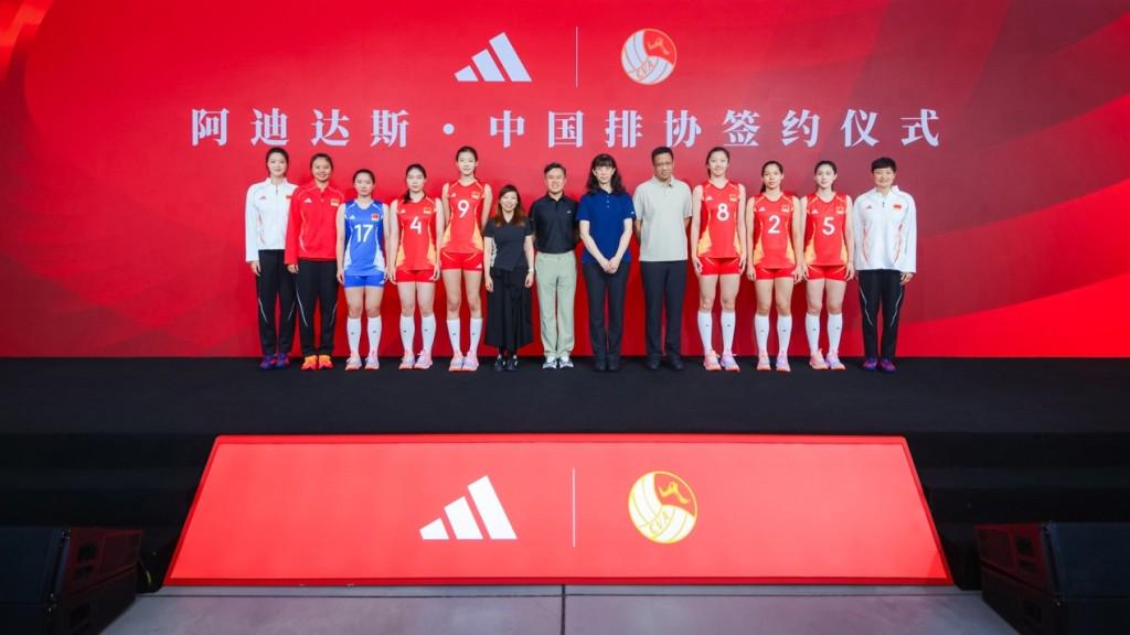 尼克斯53年首冠幕后:老板多兰曾向球员提出10周禁欲令 尼克斯53年首冠幕后:老板多兰曾向球员提出10周禁欲令