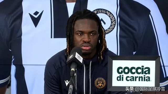 NBA球员齐聚青训营:朗多传授球商,欧文膝伤后首秀状态良好 NBA球员齐聚青训营:朗多传授球商,欧文膝伤后首秀状态良好