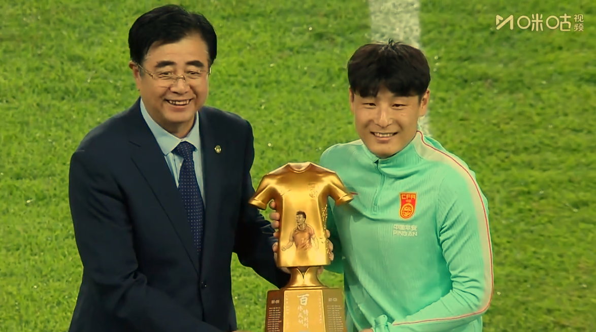 费兰:如果觉得我们会就此垮掉那就错了,我们一定会扭转局面 费兰:如果觉得我们会就此垮掉那就错了,我们一定会扭转局面