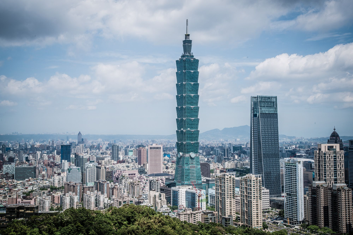 德容:日本队的低位防守非常出色,我们将全力备战对瑞典的比赛 德容:日本队的低位防守非常出色,我们将全力备战对瑞典的比赛